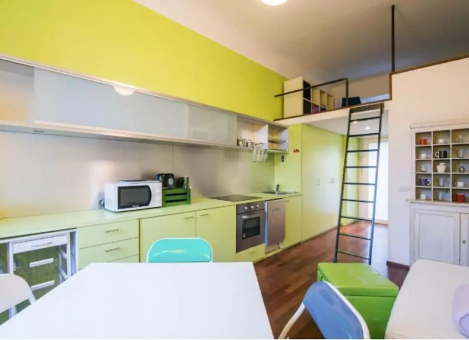 Cosy Studio Flat In The Heart Of Navigli Area ミラノ アパート