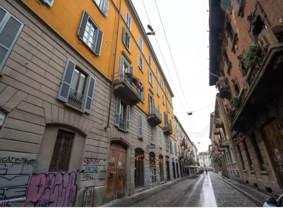 Cosy Studio Flat In The Heart Of Navigli Area ミラノ 0*,  イタリア